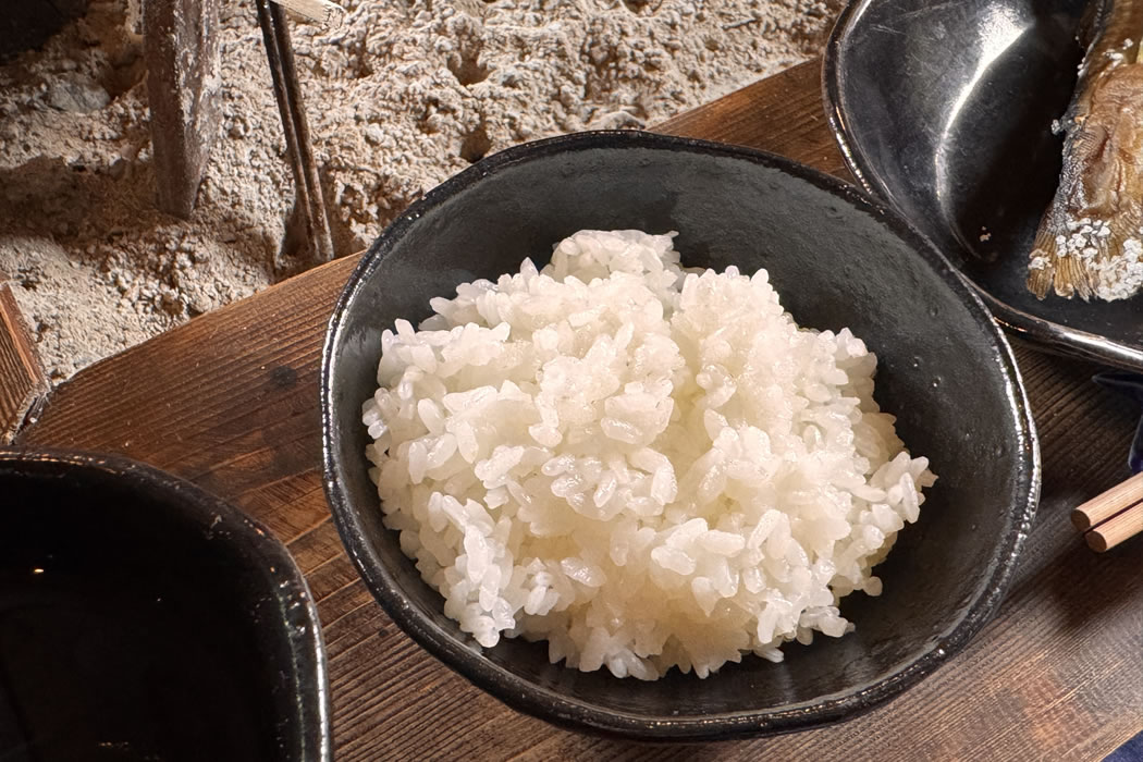 湧き水で炊くご飯